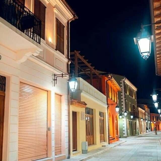 Vlora Backpackers Hostel & Bar Lungomare Exterior foto